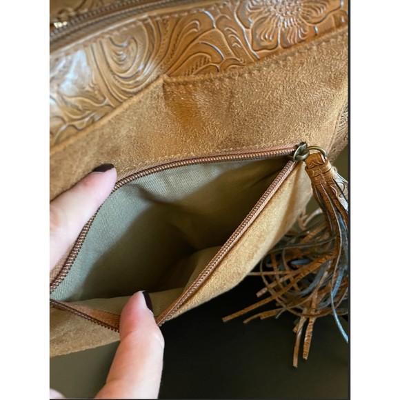 NEW - Western Saddle Shoulder Bag -Fringe -Tooled- Faux Leather/Suede - Picture 11 of 13